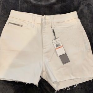 White Calvin Klein shorts size size 28
